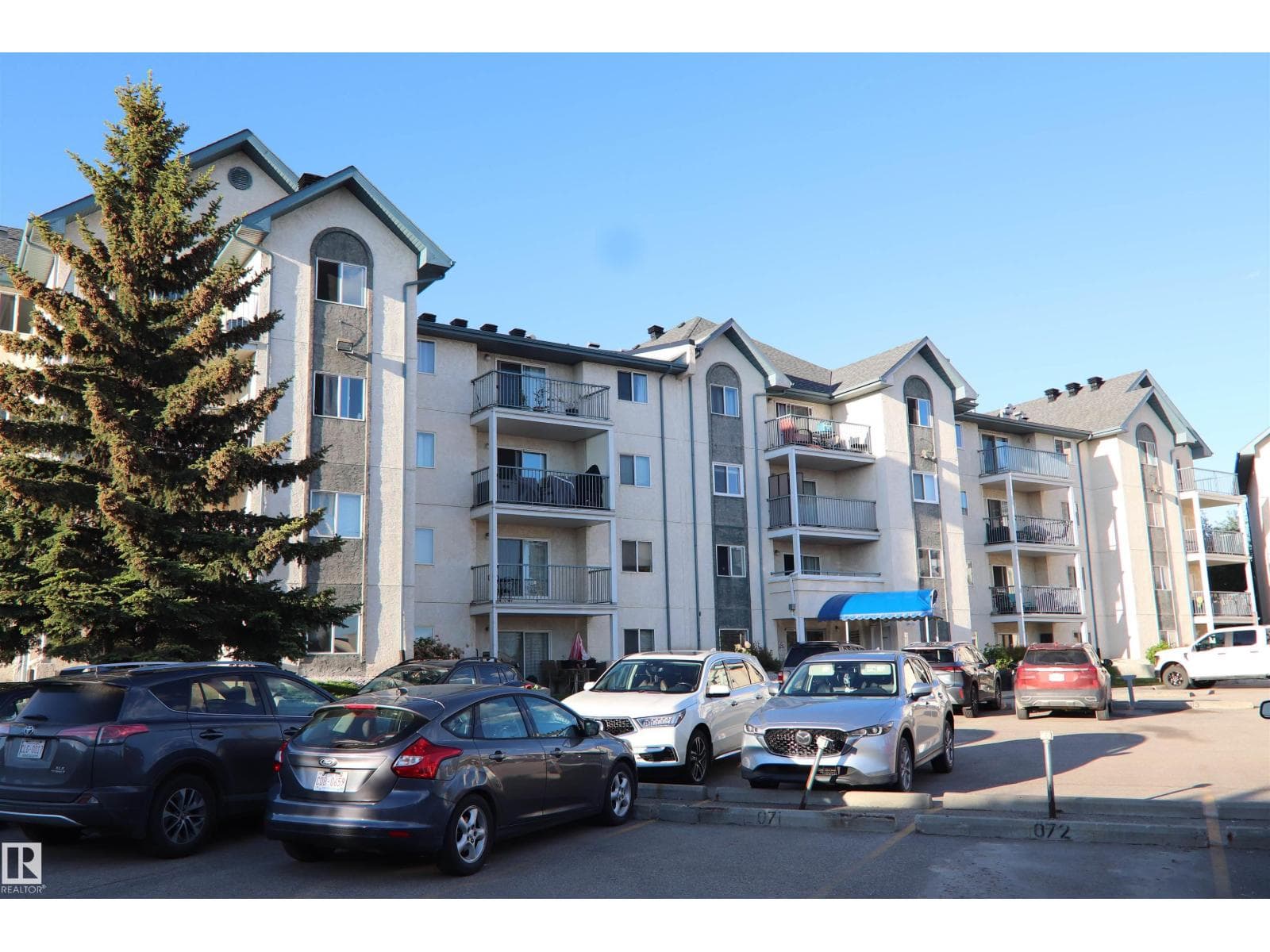 #421 6720 158 AV NW NW