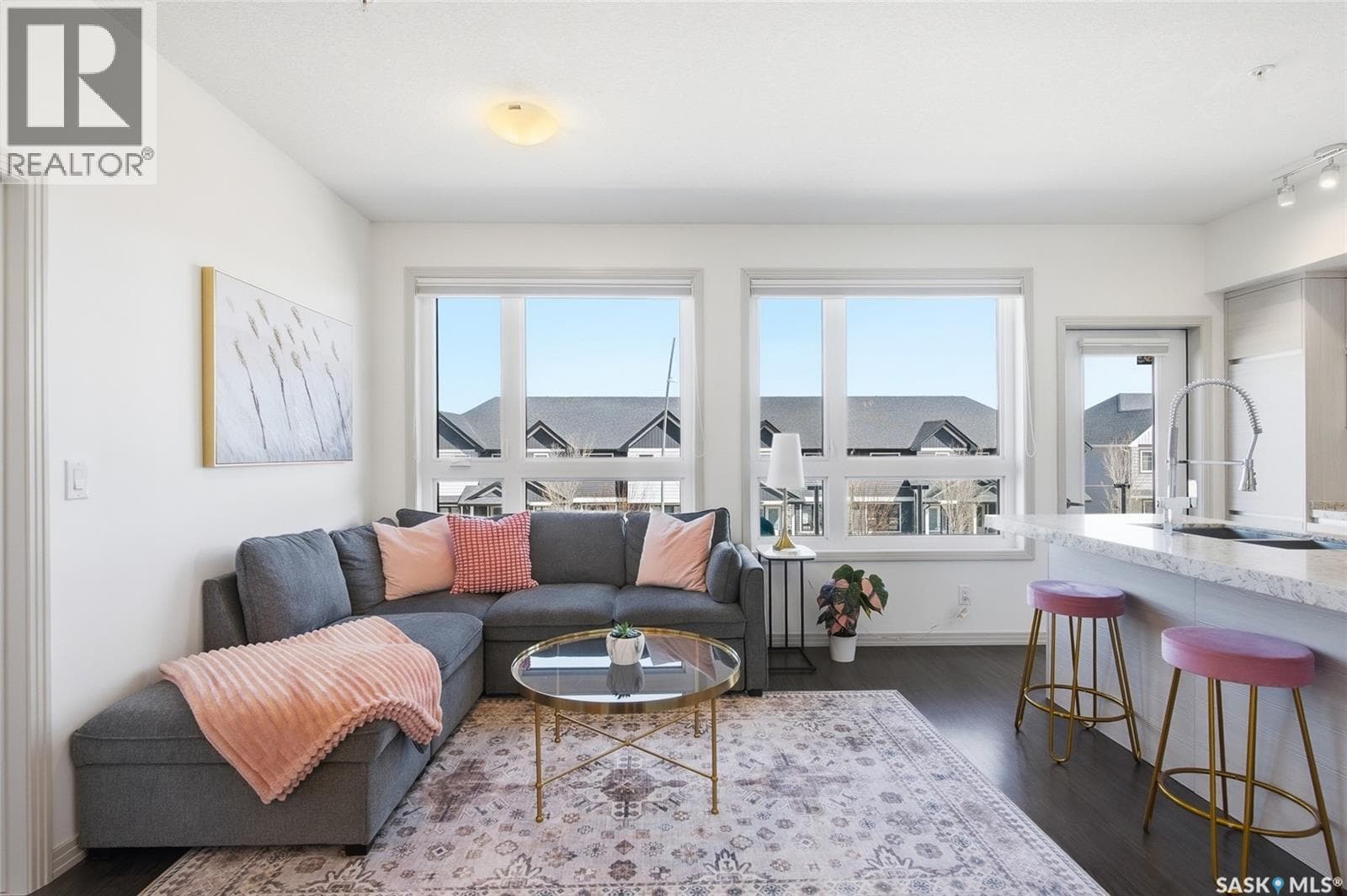 218 223 Evergreen SQUARE — photo 5
