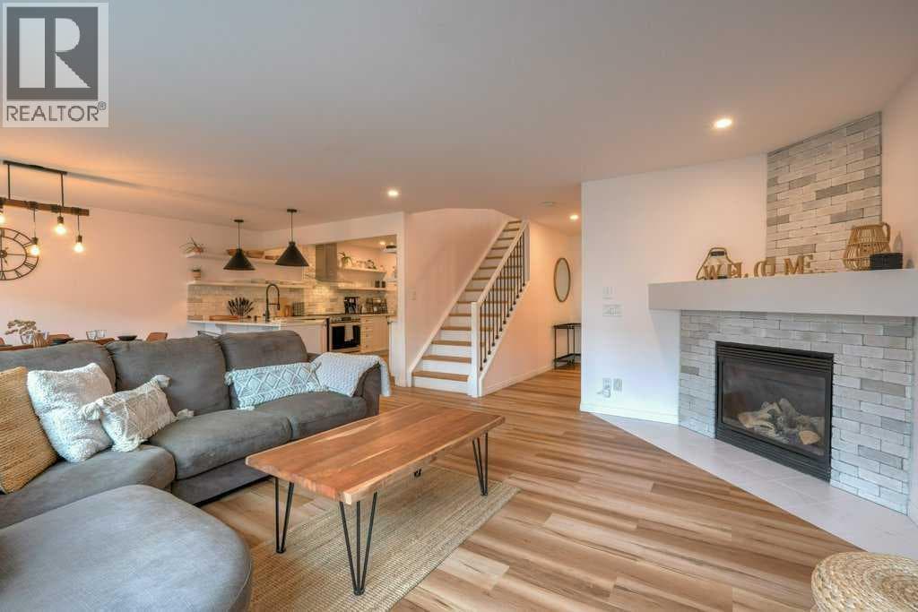 282 Chapalina Terrace SE photo 6
