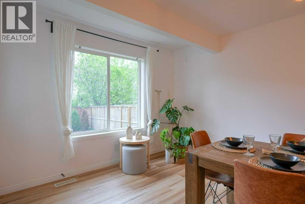 282 Chapalina Terrace SE photo 9