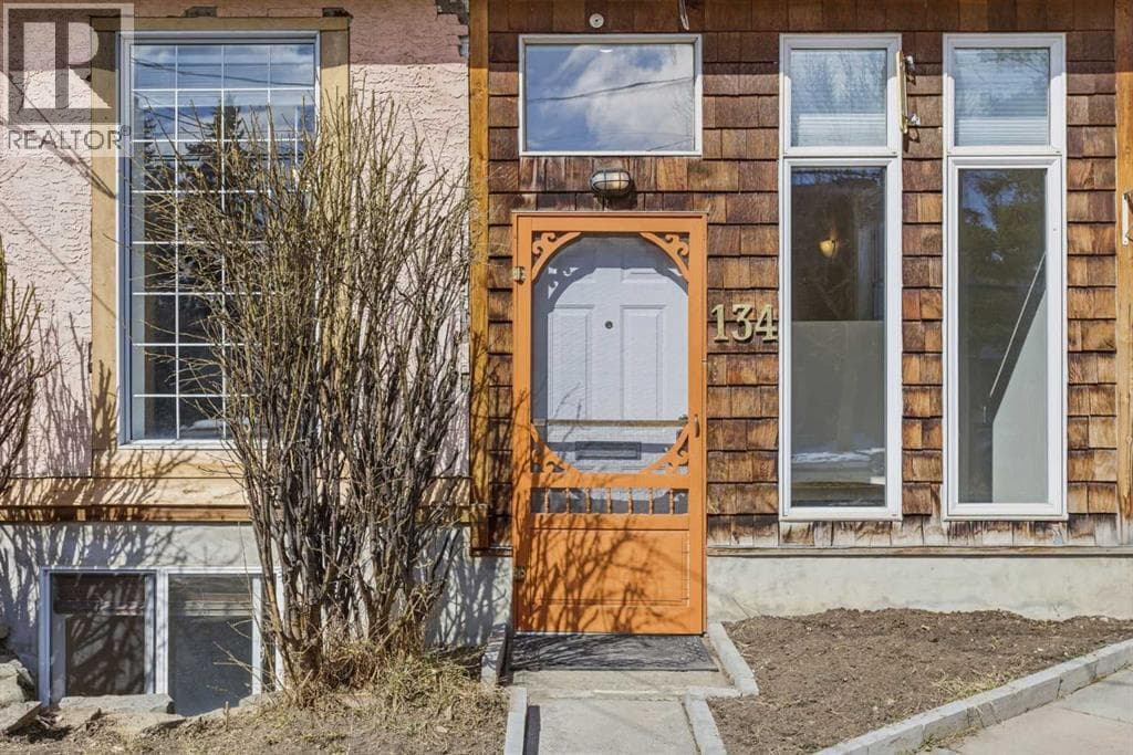 134 32 Avenue NE — photo 2