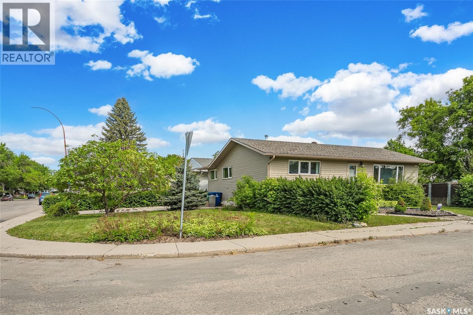 73 Laurentian DRIVE — photo 2