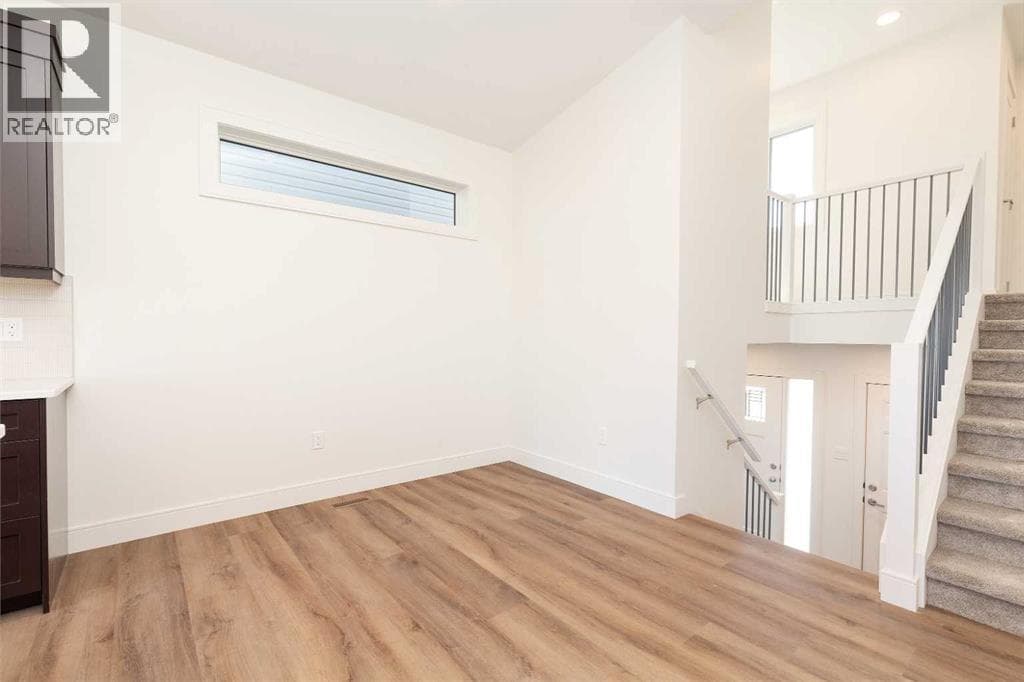 561 Malahat Green W — photo 5