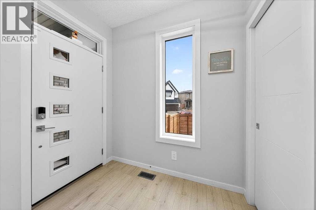 318 Walcrest Way SE — photo 4