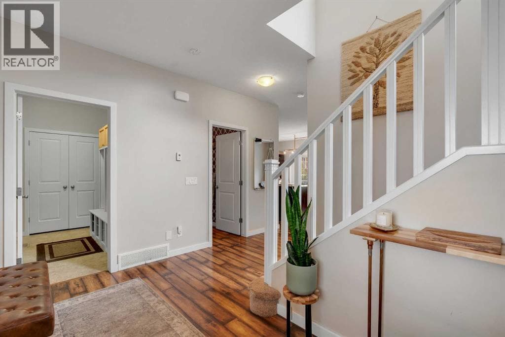 69 Kingsbridge Place SE — photo 2