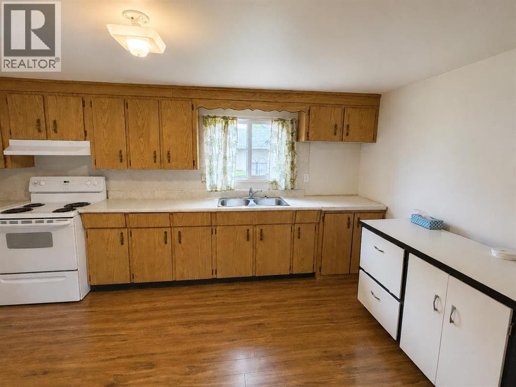 4521 44 Street — photo 5
