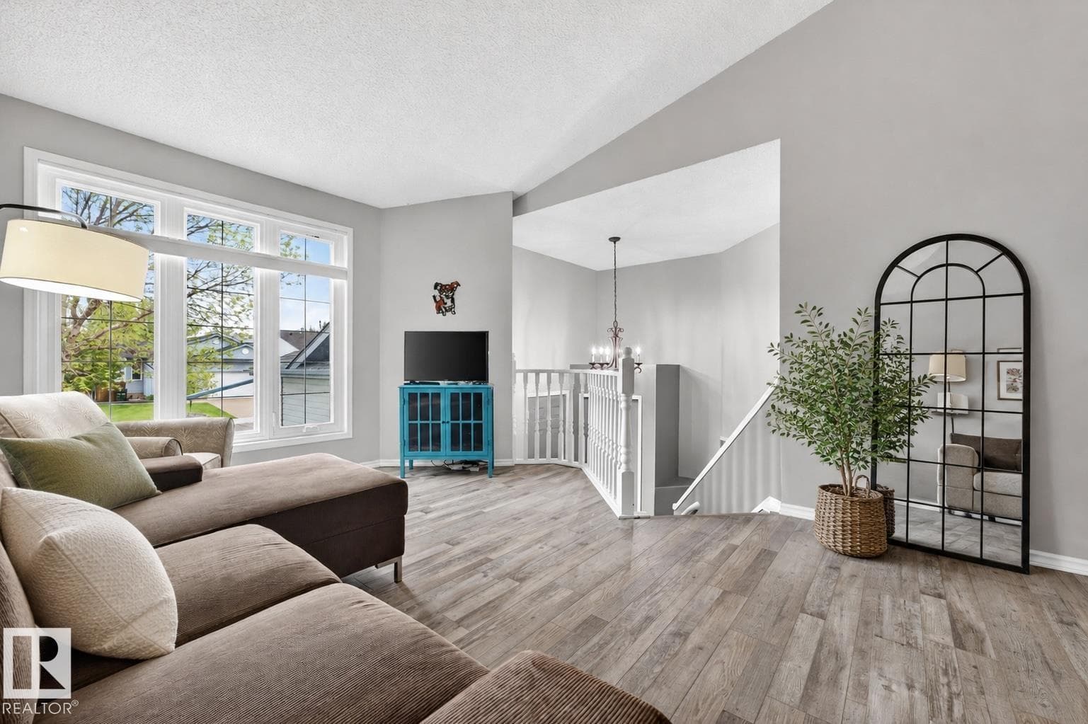 22 DORIAN WY — photo 2