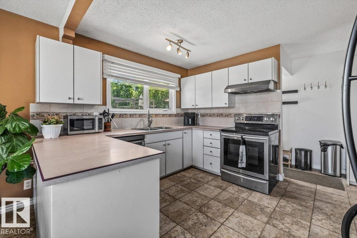 135 HOMESTEAD CR NW NW — photo 3