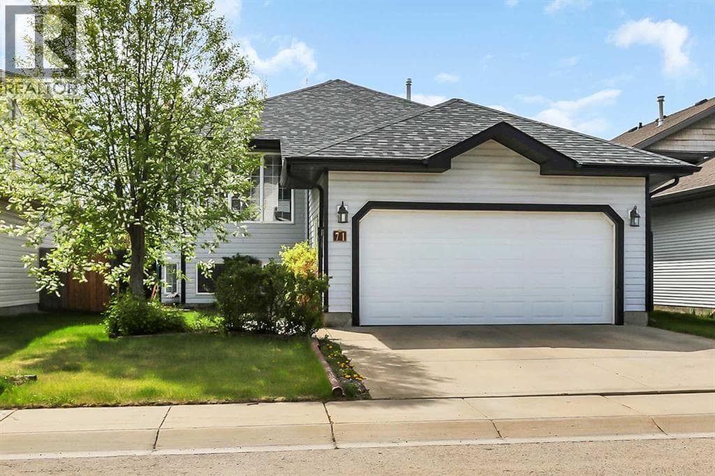 71 Lang Close