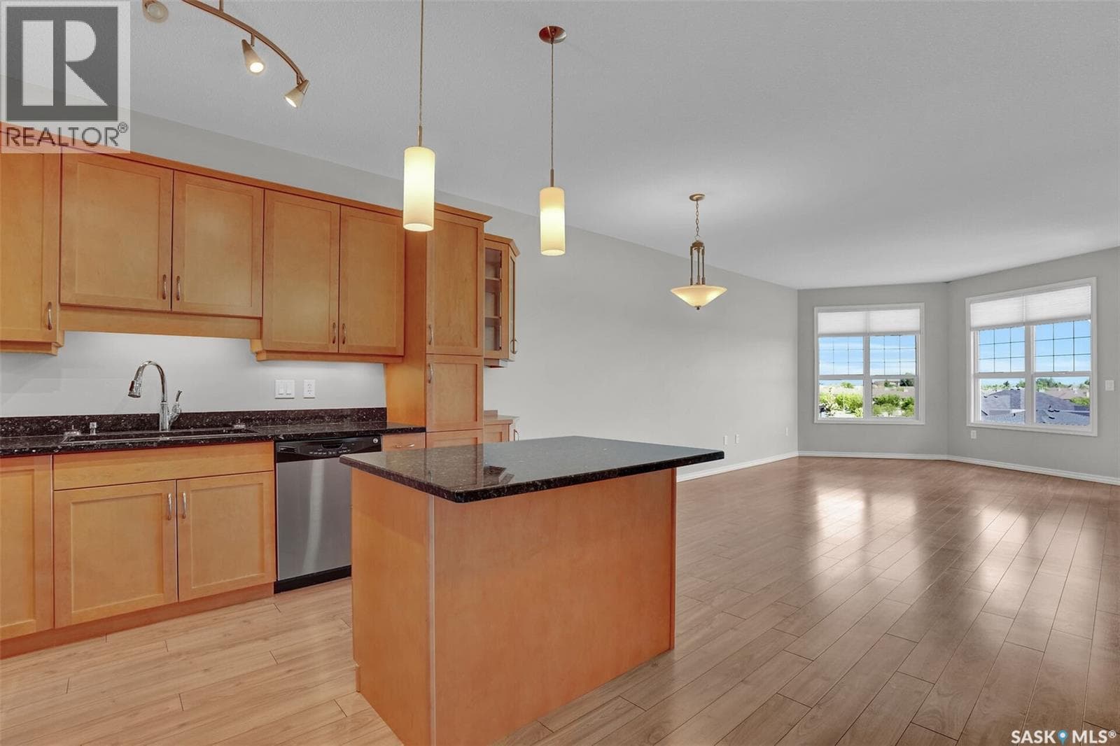 304 2150 Heseltine ROAD — photo 4