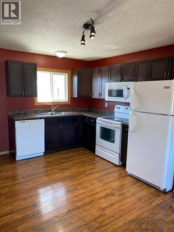 221 2nd Avenue SW — photo 4