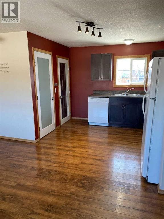 221 2nd Avenue SW — photo 5