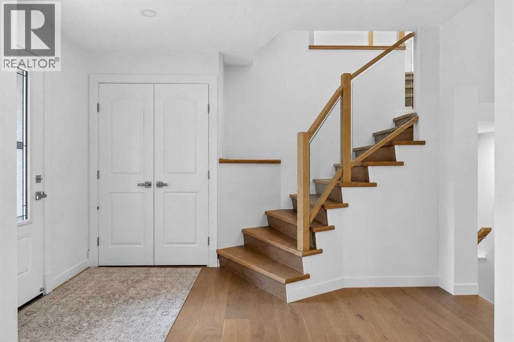 928 Maplecroft Road SE — photo 3