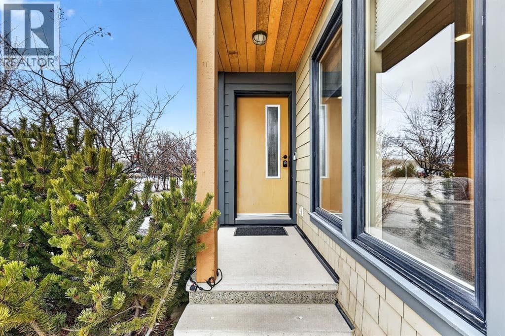 180 Walden Gate SE — photo 3