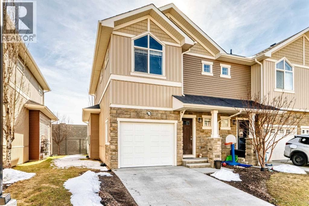 636 Skyview Ranch Grove NE