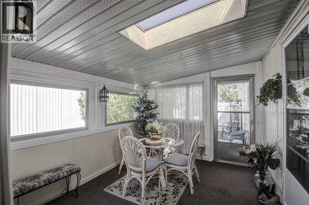 221, 99 Arbour Lake Road NW — photo 4