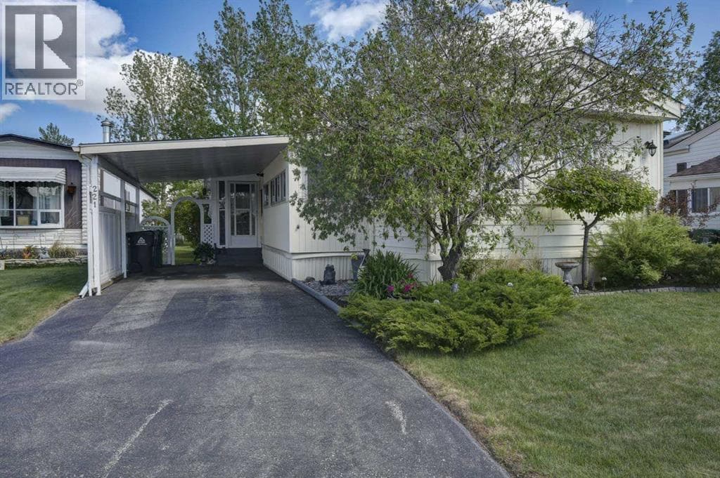 221, 99 Arbour Lake Road NW