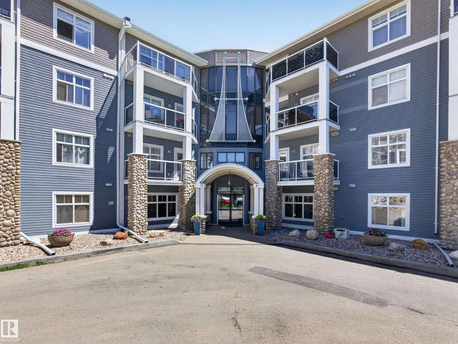 #138 16035 132 ST NW