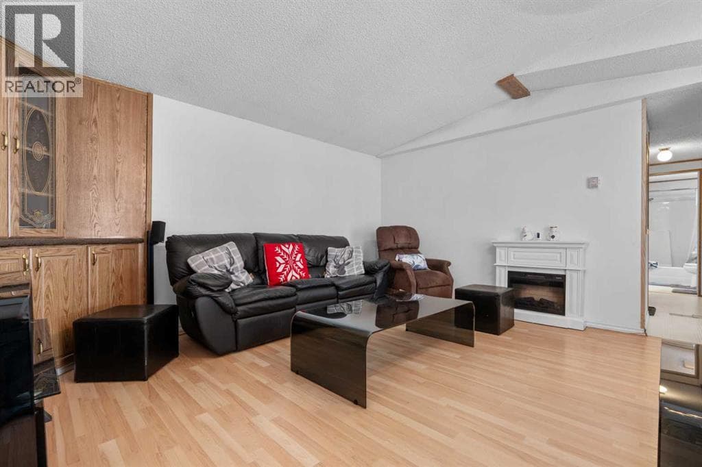 254 Erin Woods Circle SE — photo 4