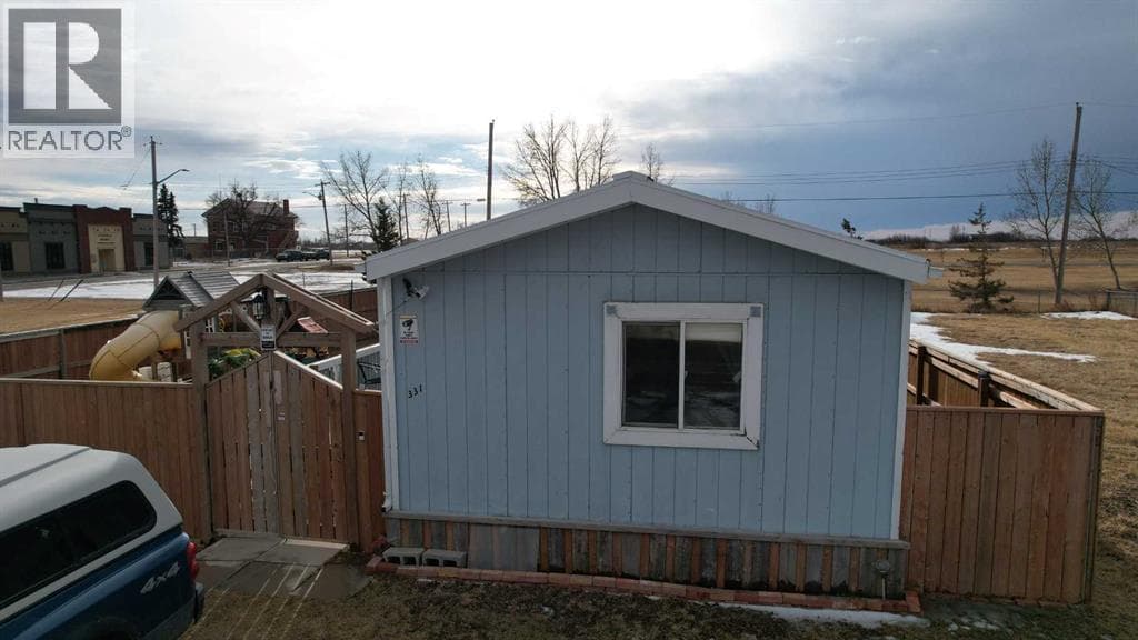 331 Gleichen Street — photo 3