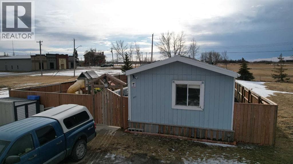 331 Gleichen Street — photo 2