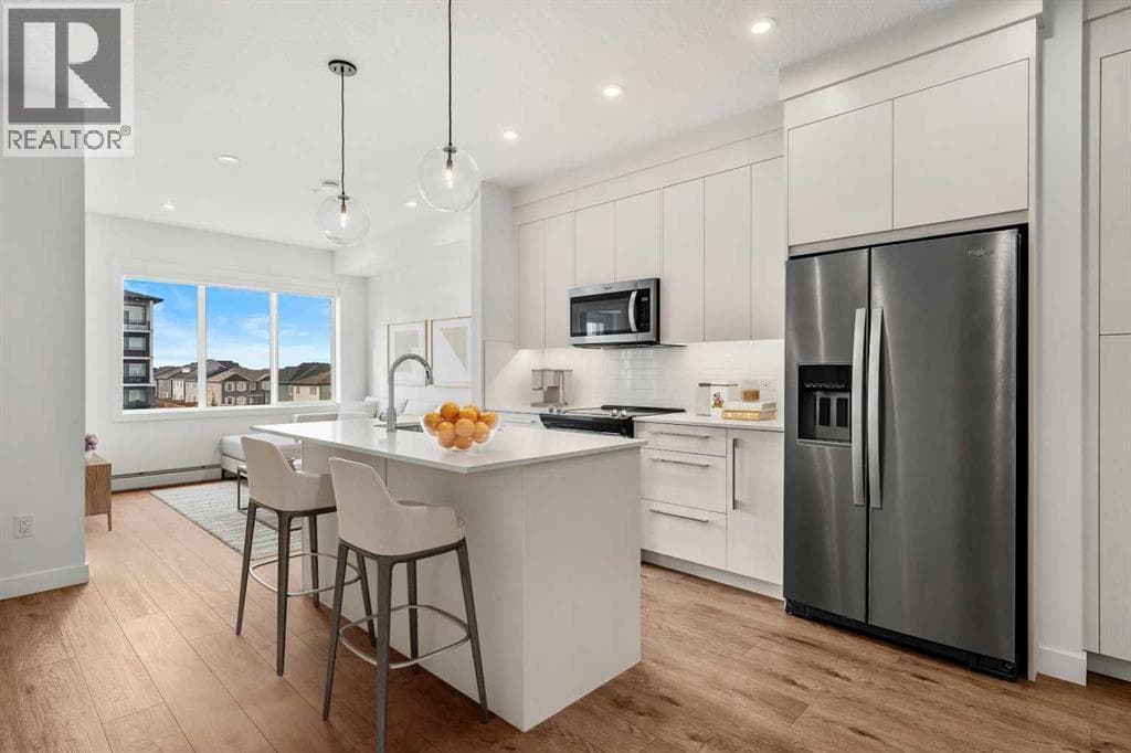 2318, 395 Skyview Parkway NE