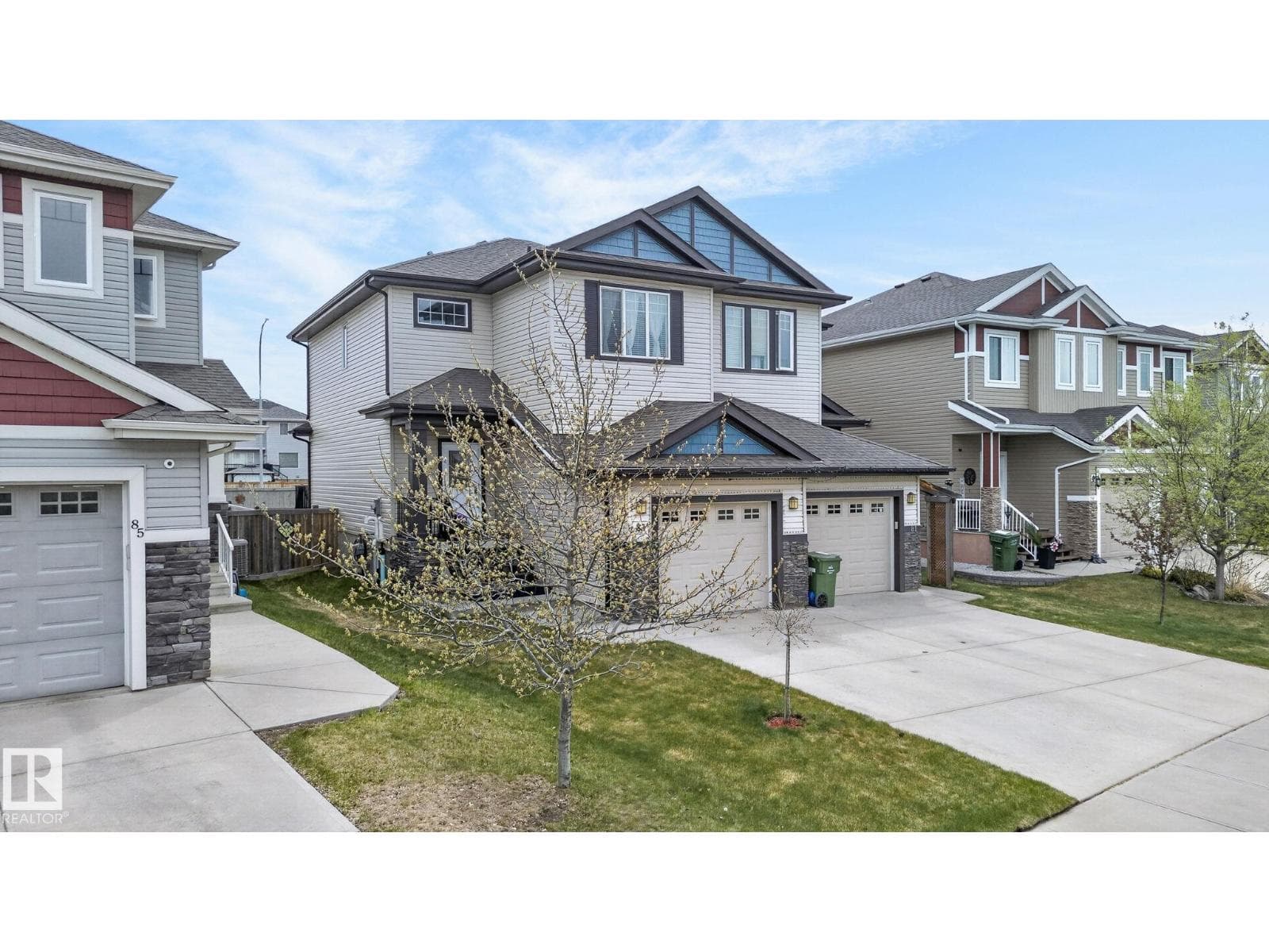 83 SANDALWOOD PL — photo 2