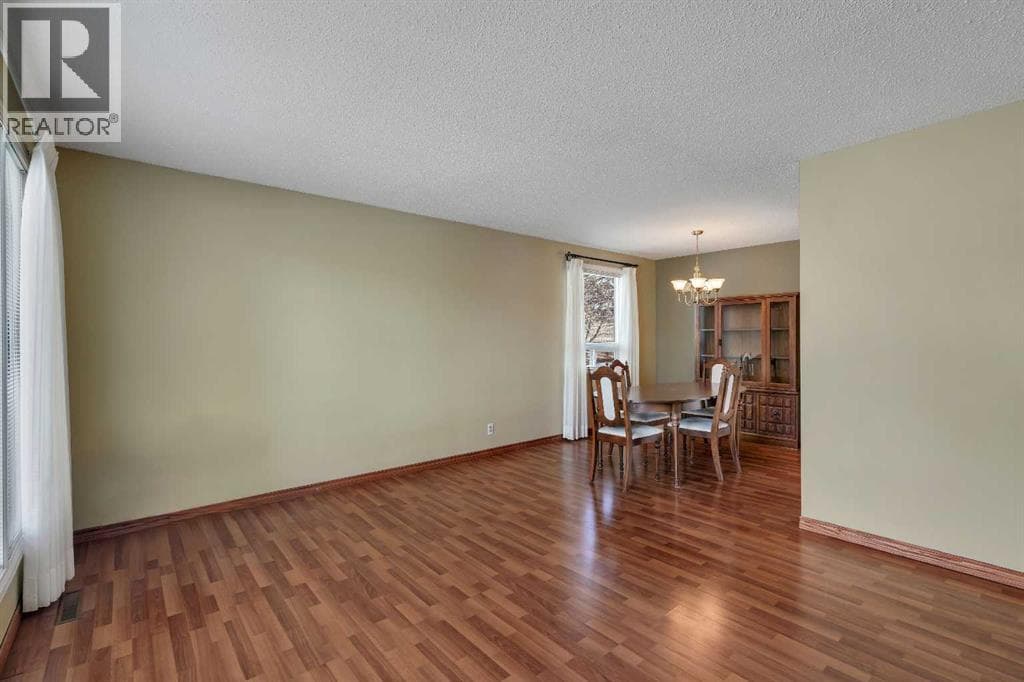 212 Westwood Drive SW — photo 4
