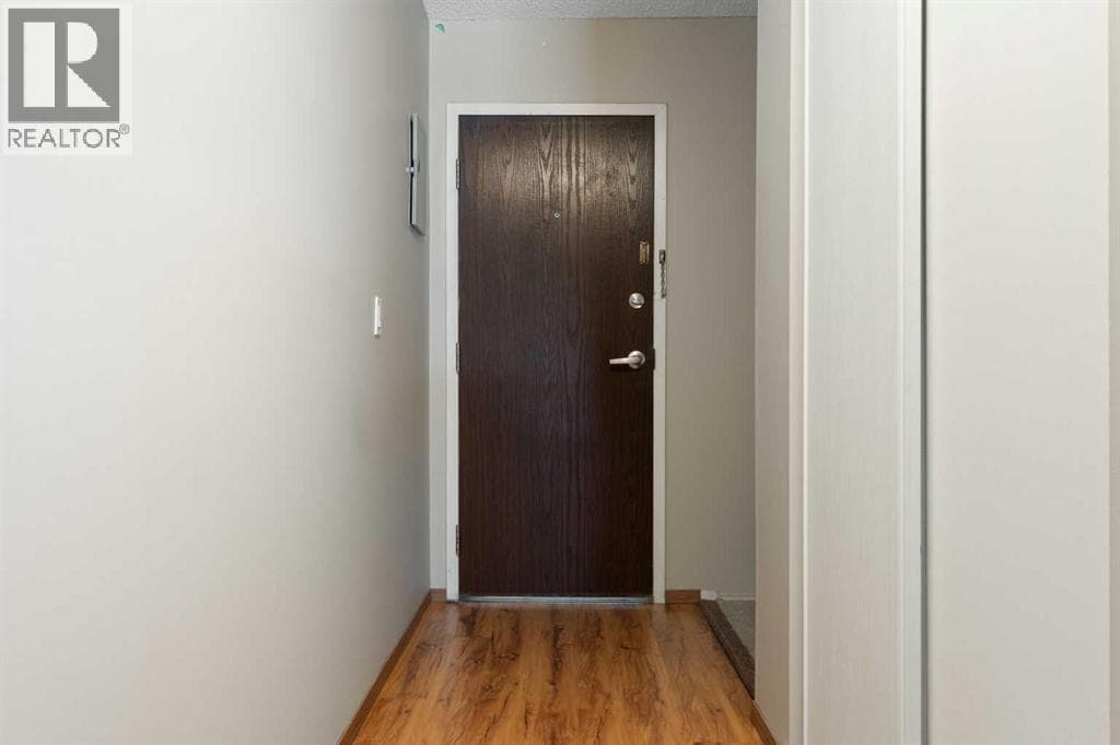 3101, 4001C 49 Street NW — photo 3