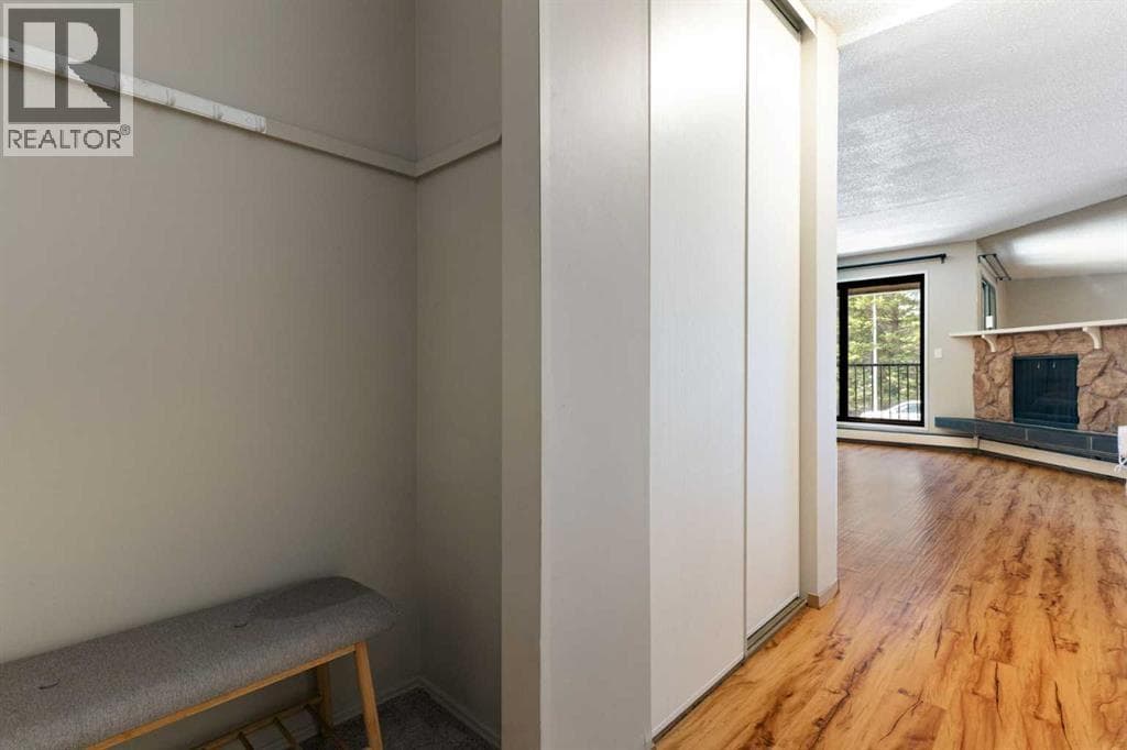 3101, 4001C 49 Street NW — photo 4