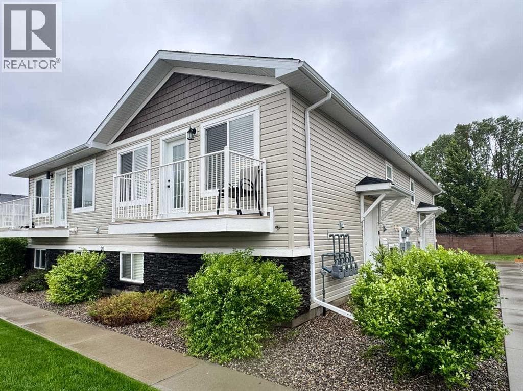 3, 20 Cougar Cove N