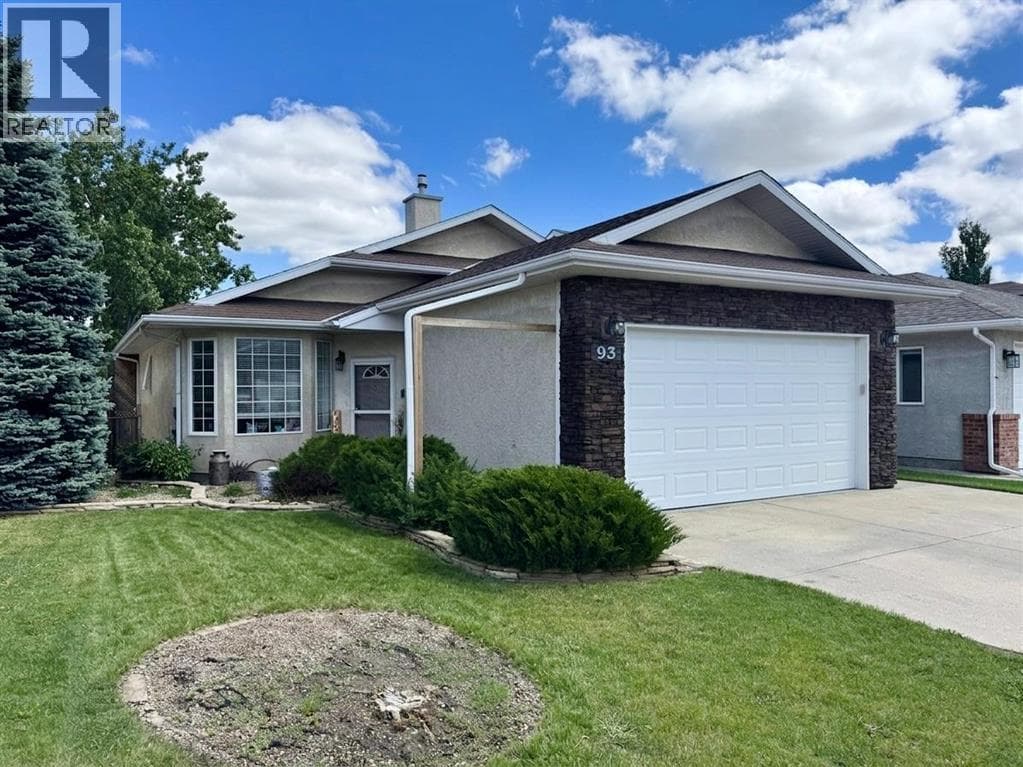 93 Heritage Crescent W