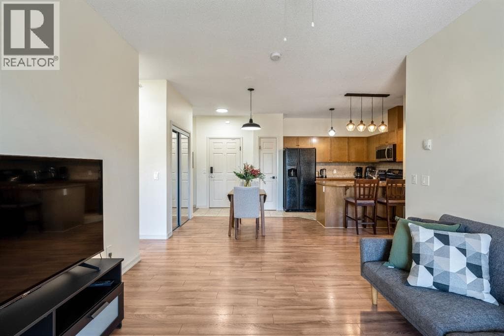 1402, 92 Crystal Shores Road — photo 5