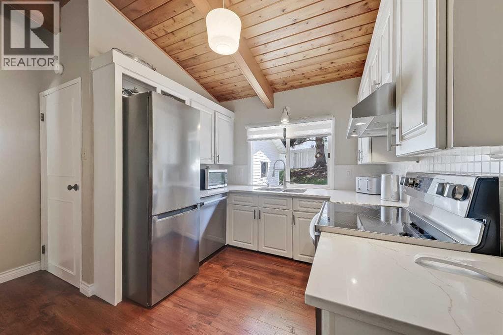 185 Springwood Drive SW — photo 3