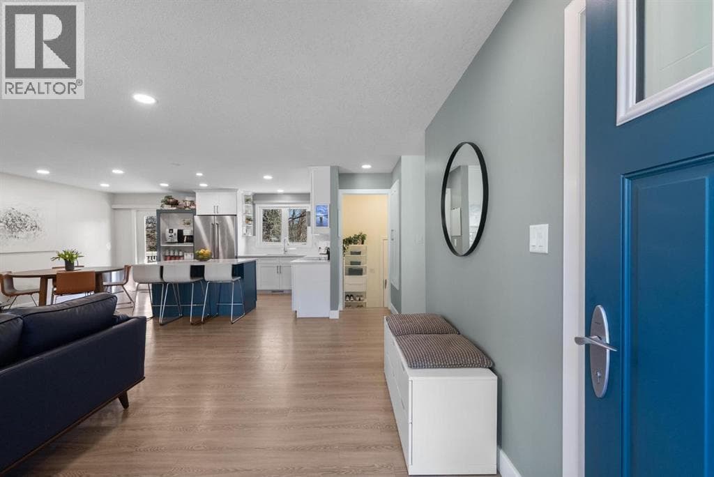 6316 38 AvenueClose — photo 3