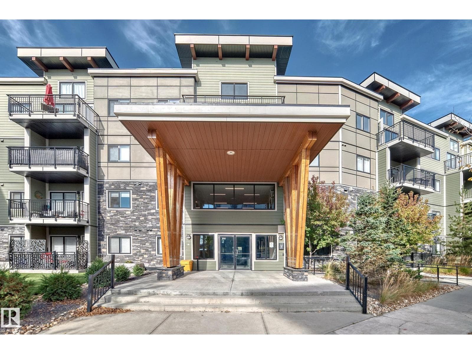 #440 560 GRIESBACH PARADE PR NW — photo 4