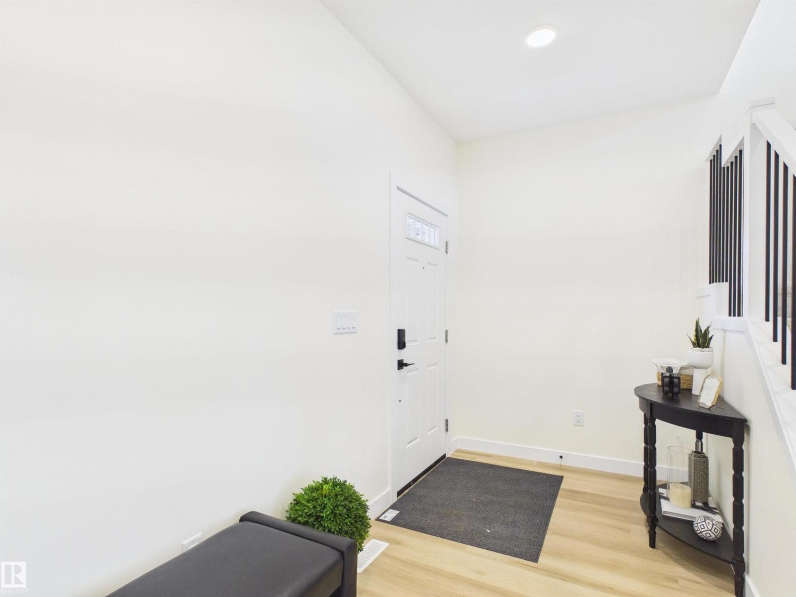 223 RAVINE DR — photo 2