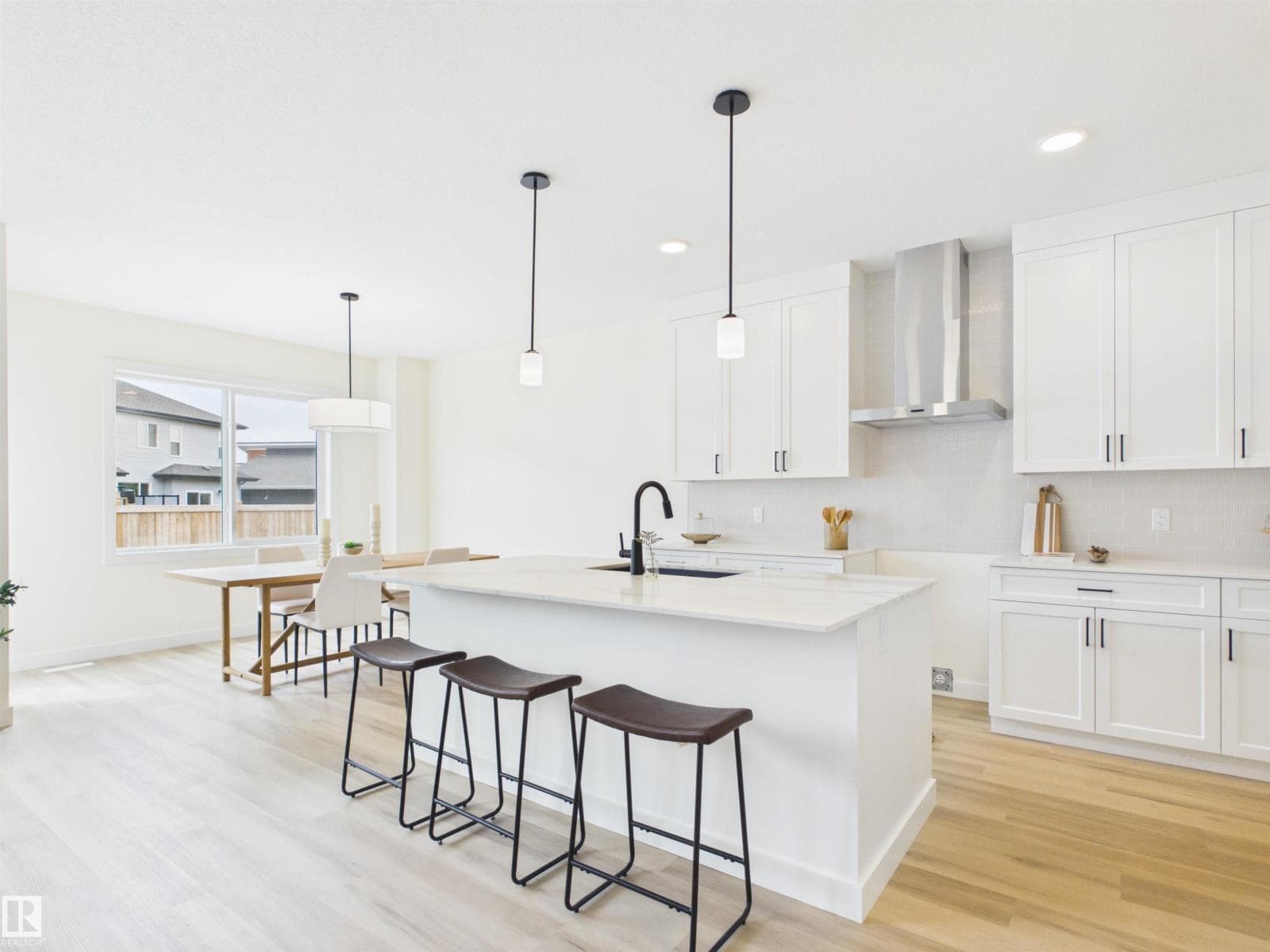 223 RAVINE DR