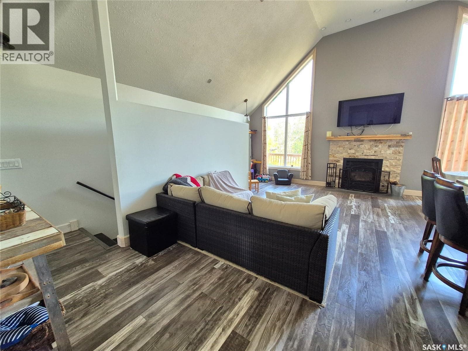 302 Martin STREET — photo 4