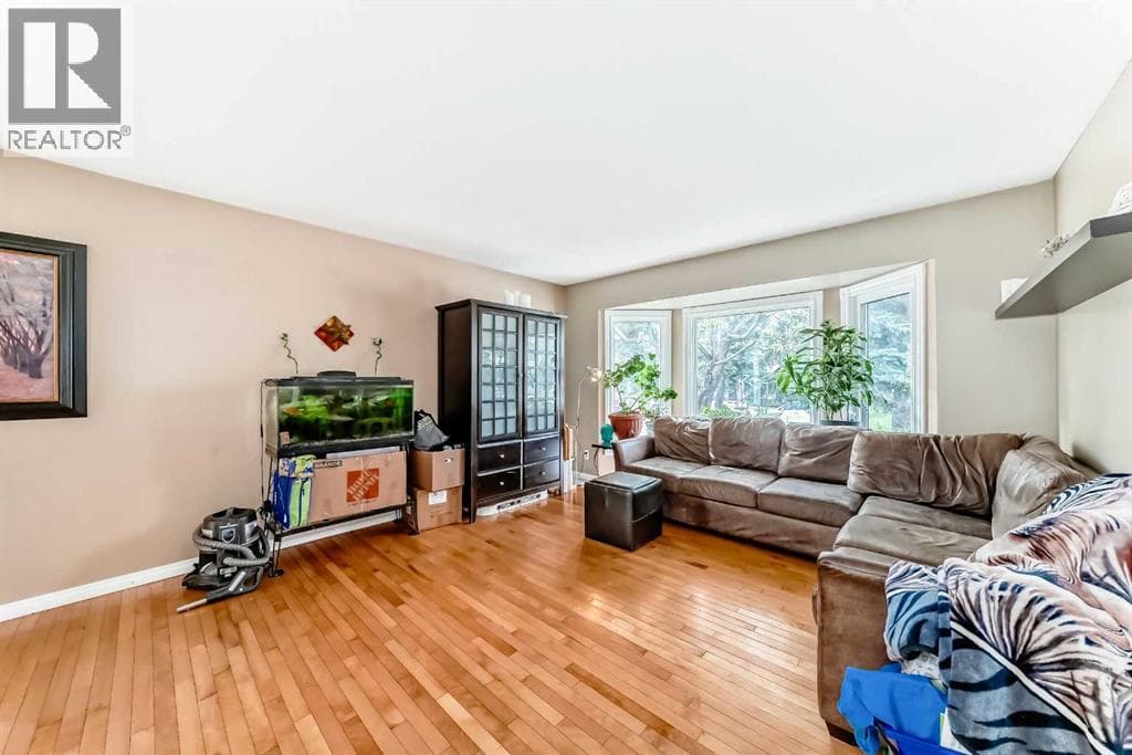68 Woodview Court SW — photo 5