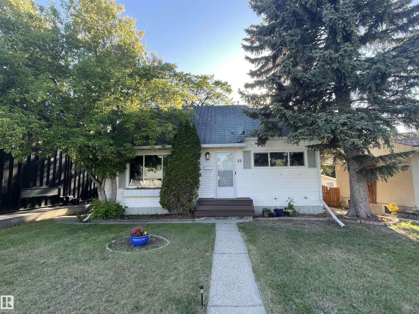 10922 117 ST NW