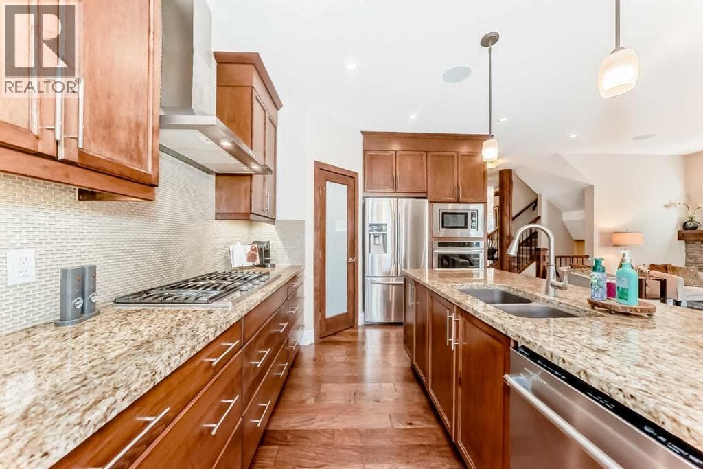 32 Westmore Place SW — photo 5