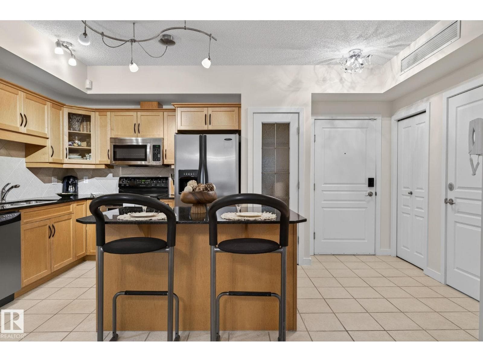 #208 5 Gate AV — photo 5