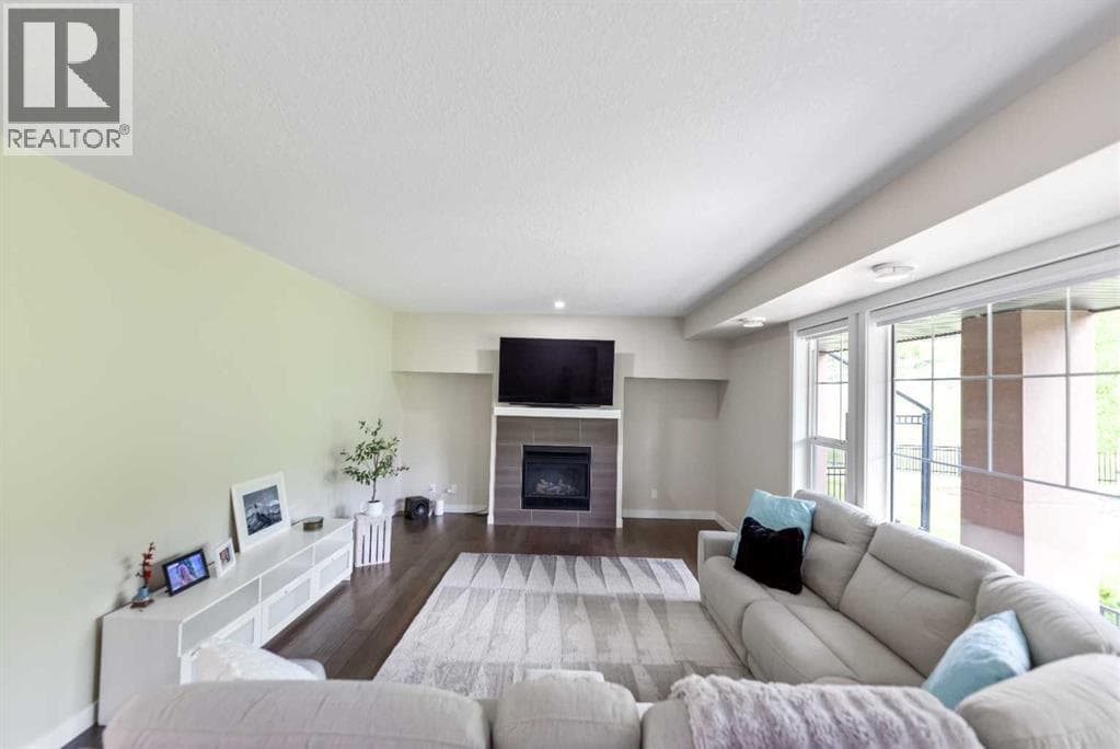 165 Cranbrook Villas SE — photo 5