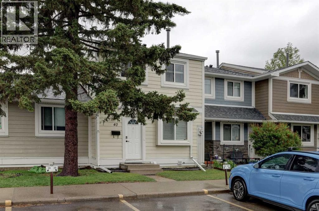 40 Georgian Villas NE — photo 2