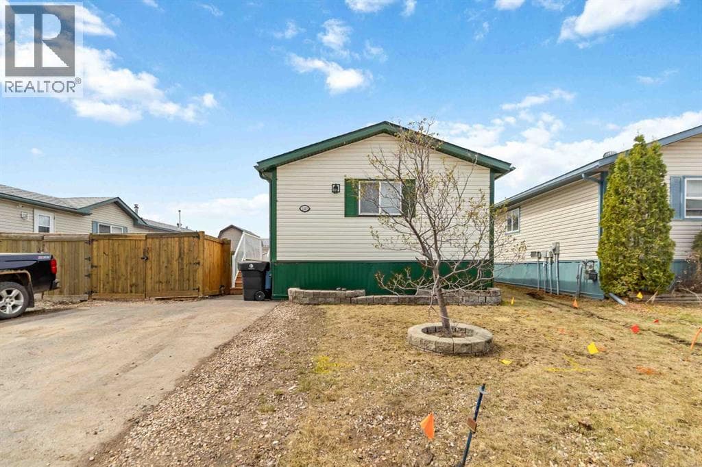 240 Mckinlay Crescent — photo 2