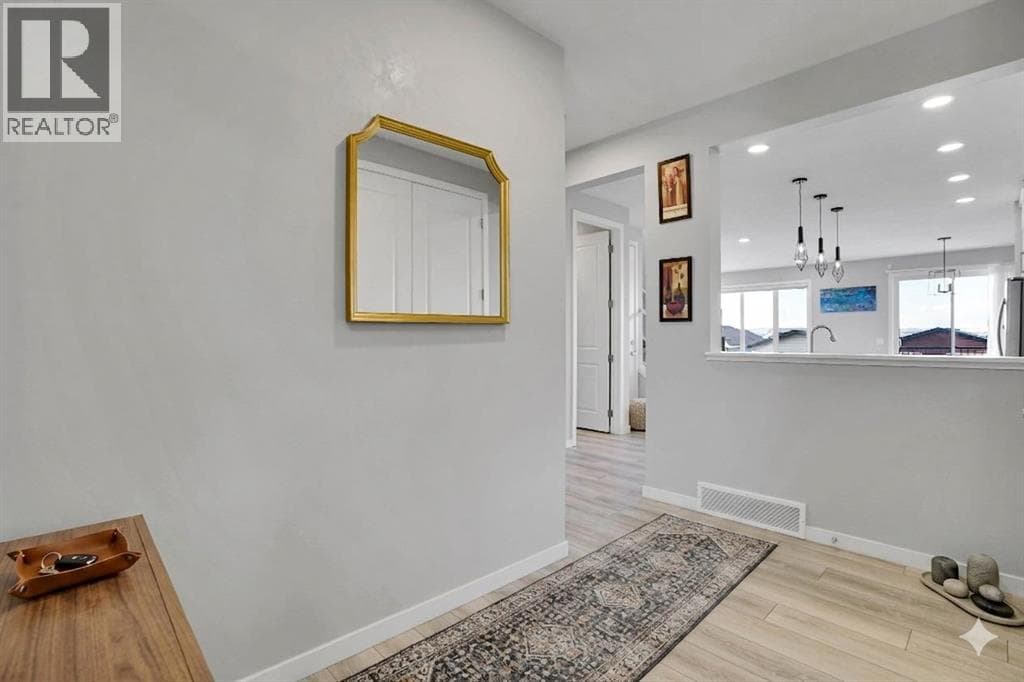 179 Lucas Heights NW — photo 3