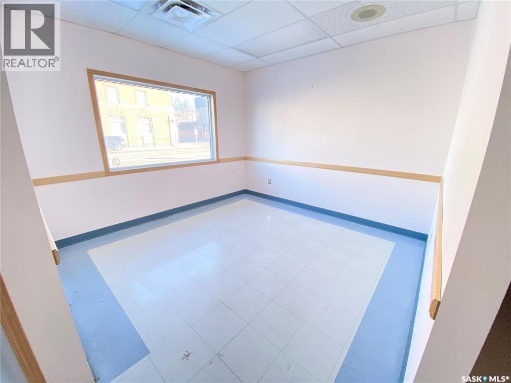 228 Railway AVENUE — photo 3