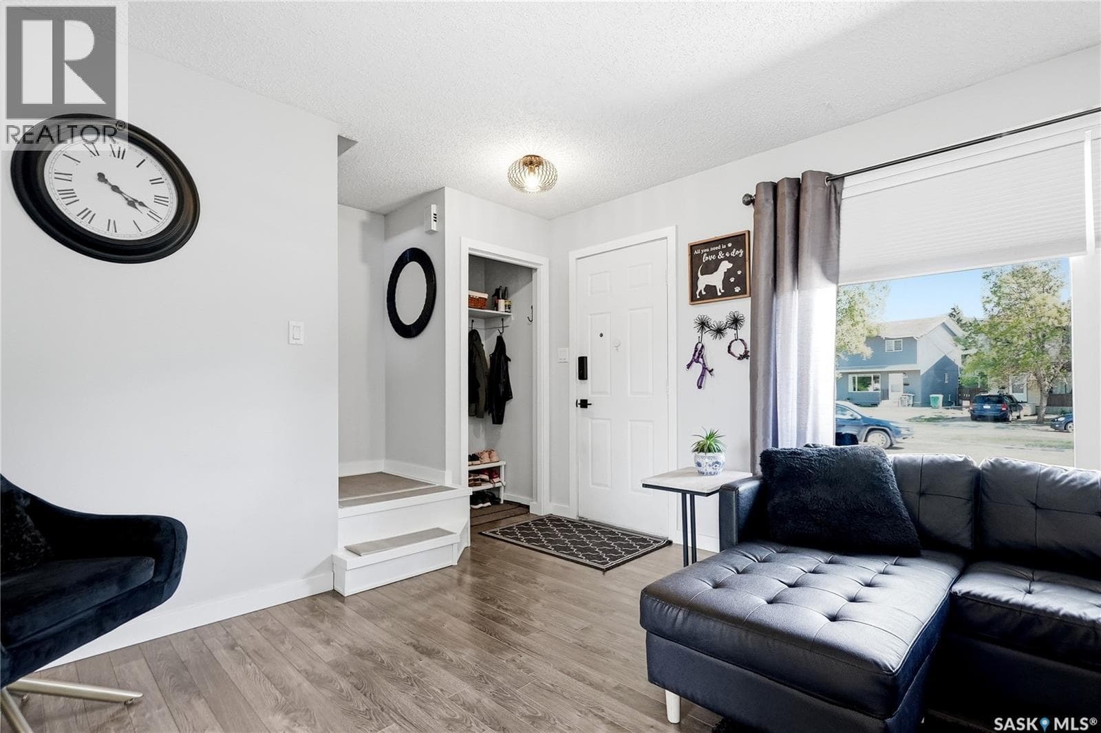 452 Lenore DRIVE — photo 3