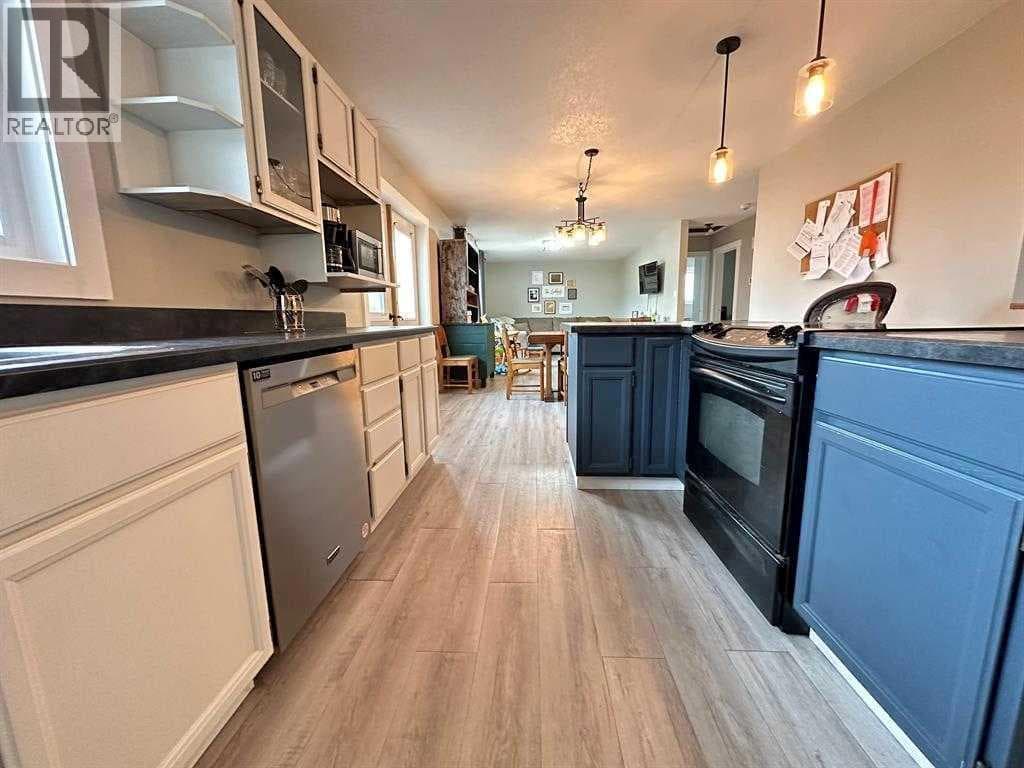 5206 49A Street — photo 4